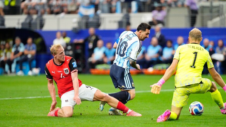 Argentina beat Austria 2-0