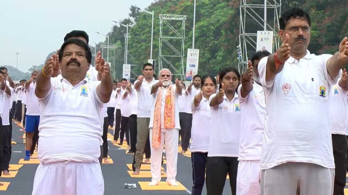 Prime Minister Shri Narendra Modi participates in 12th International Day of Yoga celebrations at Kolkata's Red Road