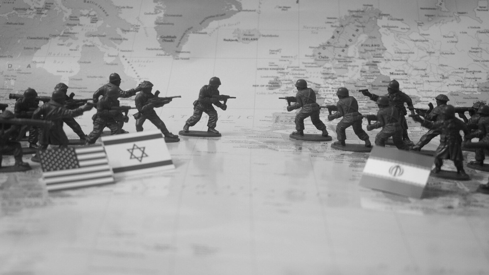 امریکی فوج کا ایران پر حملوں کا دعویٰ، مختلف شہروں میں دھماکوں کی اطلاعات 1 U.S. Claims Strikes on Iran; Explosions Reported in Several Cities