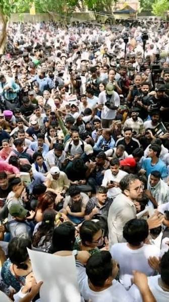 جنتر منتر پر سی جے پی کا احتجاج جاری، نیٹ امتحان میں مبینہ بے ضابطگیوں اور تعلیمی اصلاحات کے مطالبات برقرار