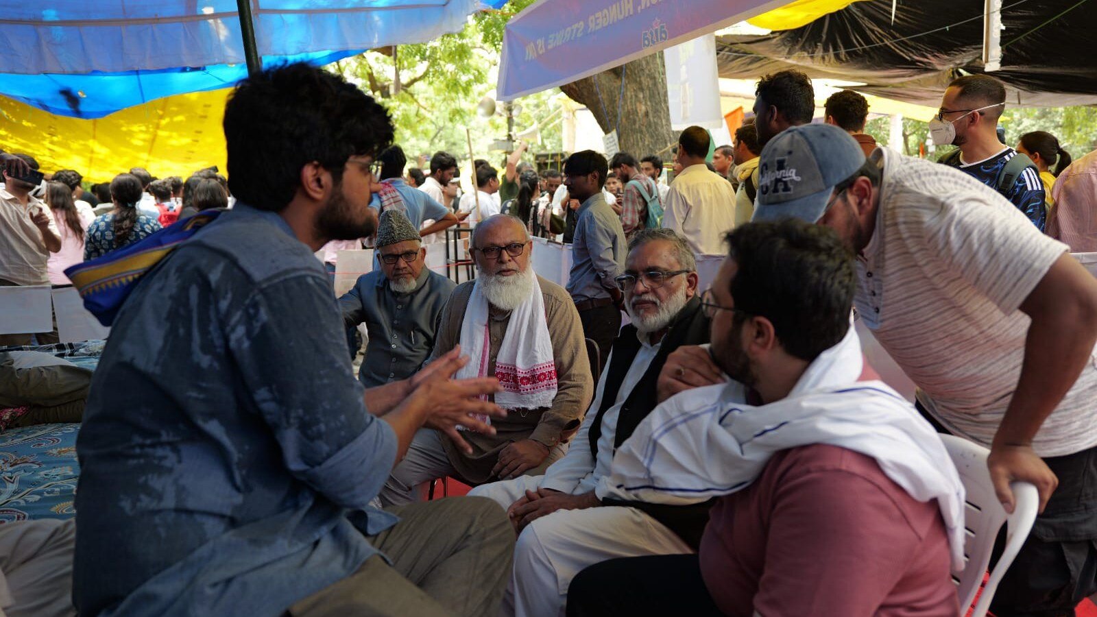 جماعتِ اسلامی ہند کے اعلیٰ سطحی وفد کی نیٹ امتحان میں بے ضابطگیوں کے خلاف جاری احتجاج میں شرکت 1 Senior Delegation of Jamaat-e-Islami Hind Joins Ongoing Protest Against Alleged NEET Exam Irregularities