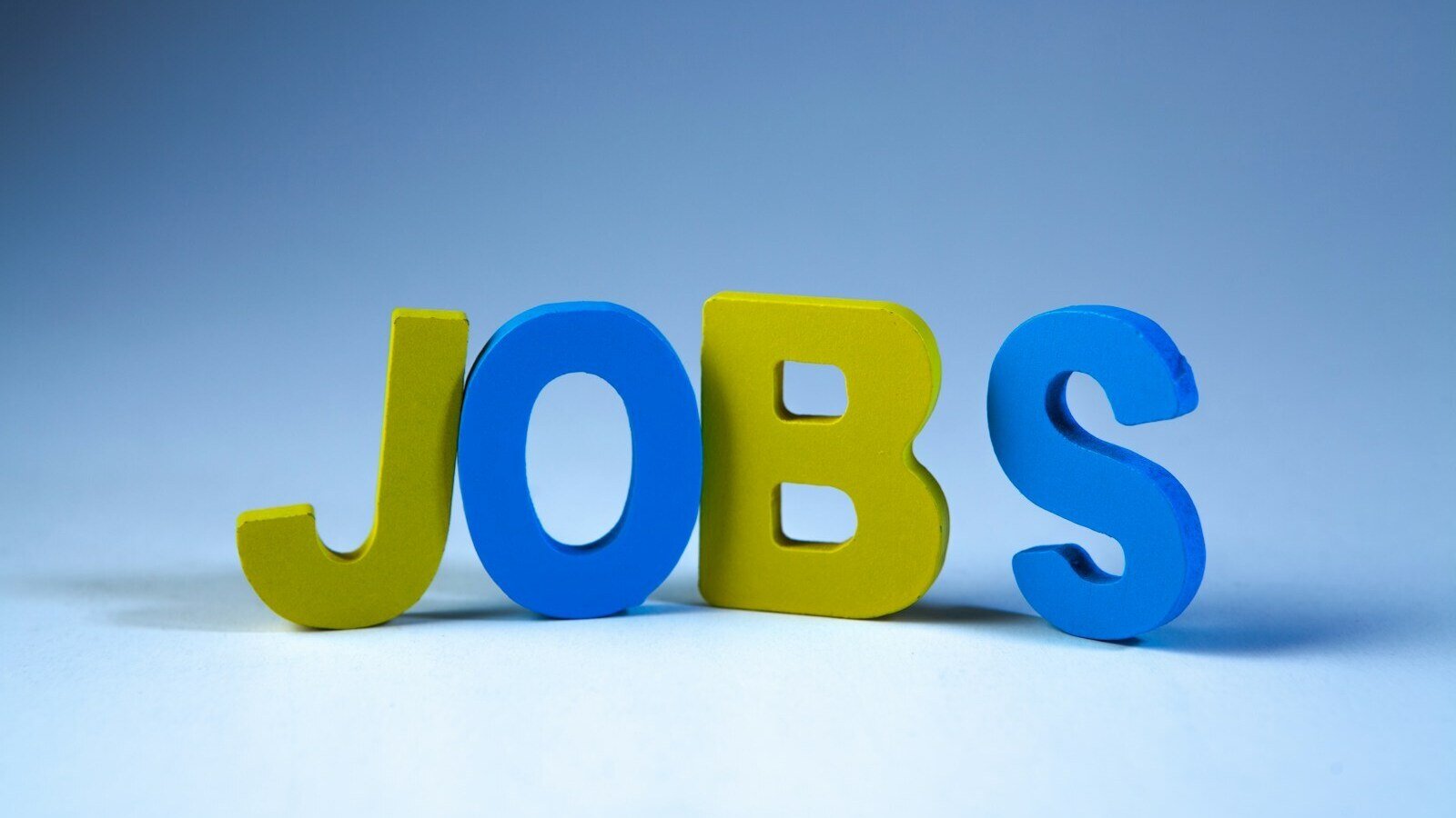 کینیڈا میں بے روزگاری کی شرح کم ہو کر 6.5 فیصد، جون میں 18 ہزار نئی ملازمتیں 1 Canada's Unemployment Rate Falls to 6.5%; 18,000 Jobs Added in June