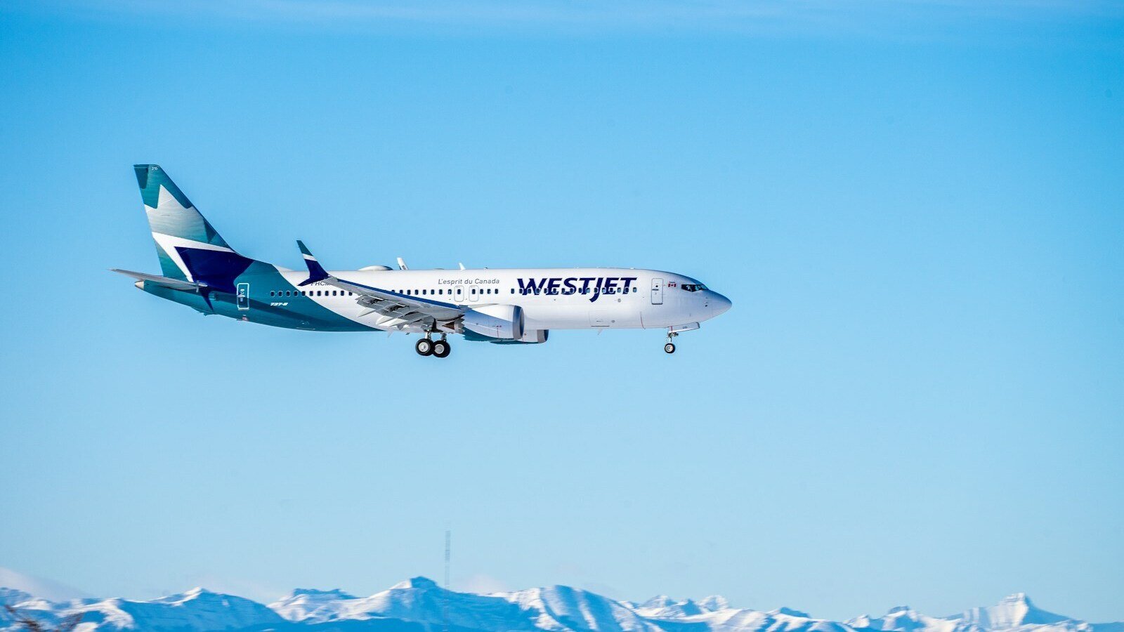 ویسٹ جیٹ کیبن کریو کی ہڑتال شروع، بیشتر بکنگ معطل، سینکڑوں پروازیں منسوخ 1 WestJet Cabin Crew Strike Begins, Hundreds of Flights Cancelled